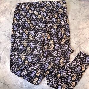 LuLaRoe T&C Halloween Skull Leggings ☠️